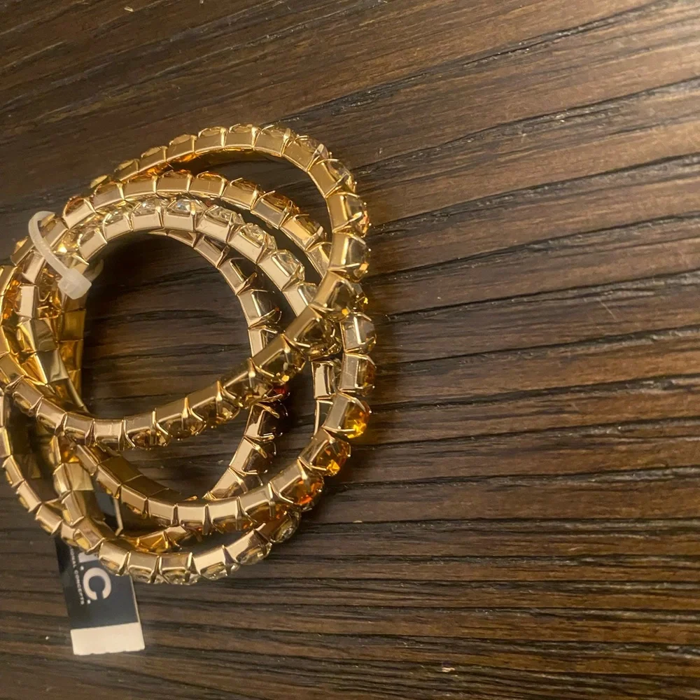 NEW INC International Concepts stretch bracelet